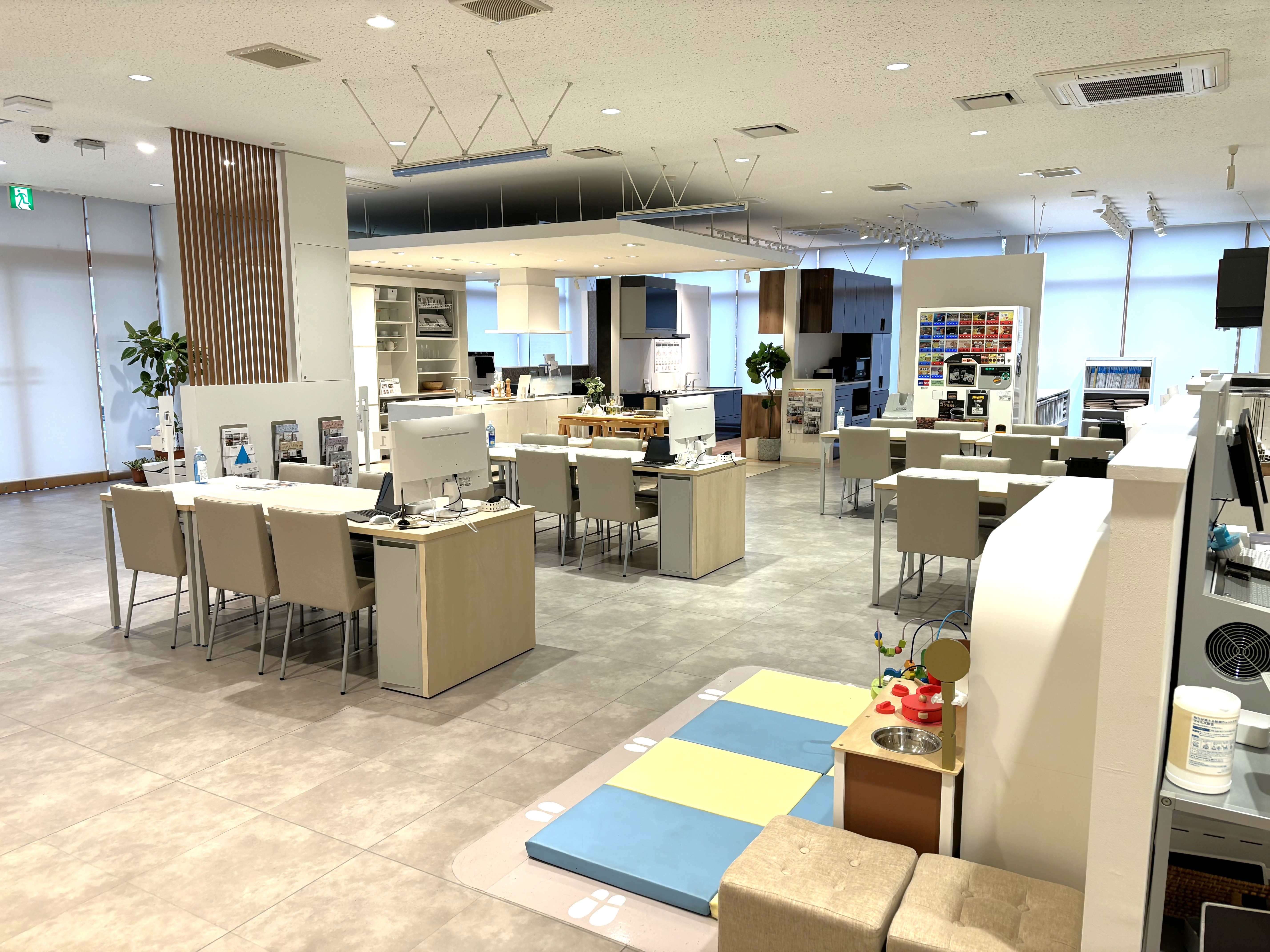 ショールーム内